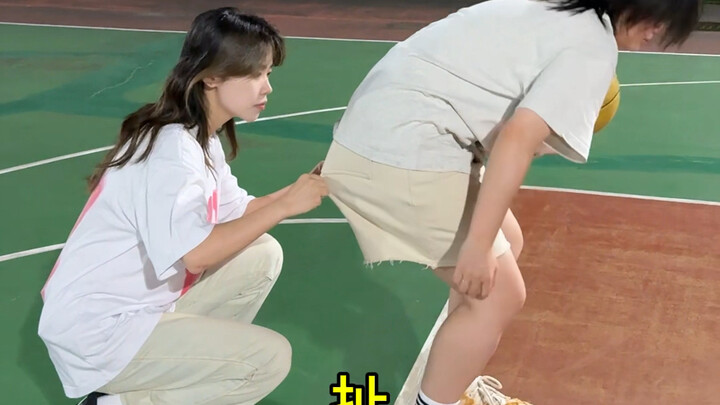 《卡……卡缝了》