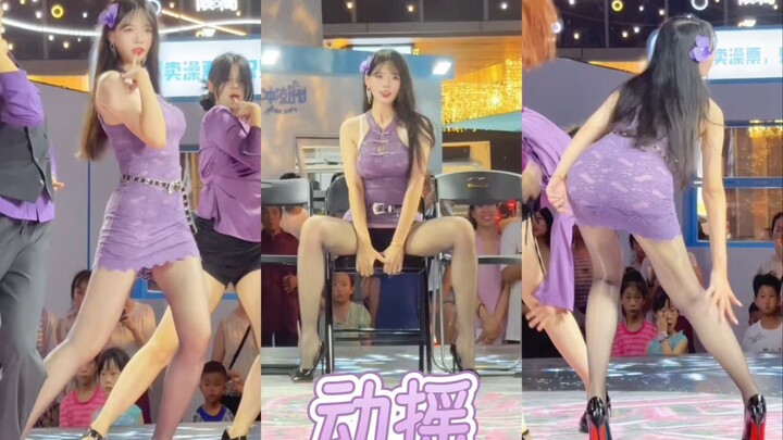 Langsung bikin jatuh cinta! Rok pensil + kulit berkilap + sepatu hak tinggi sol merah, senior seksi 