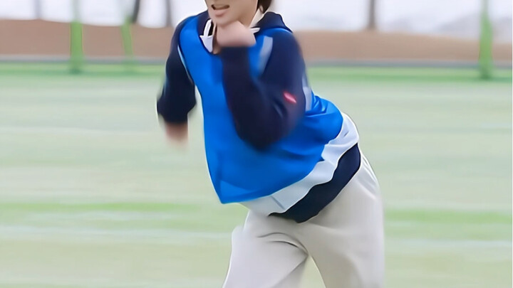 Lương Trinh Nguyên đã ra nước ngoài: Đầu thì đã đến nước ngoài rồi mà mông vẫn còn ở Hàn Quốc.