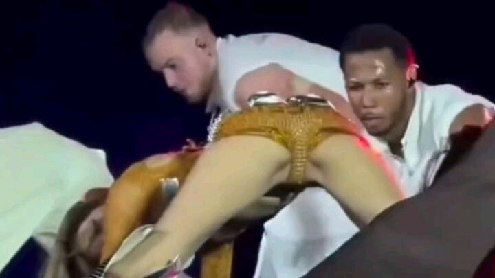 18++ 👩‍🎤🖤💗 24