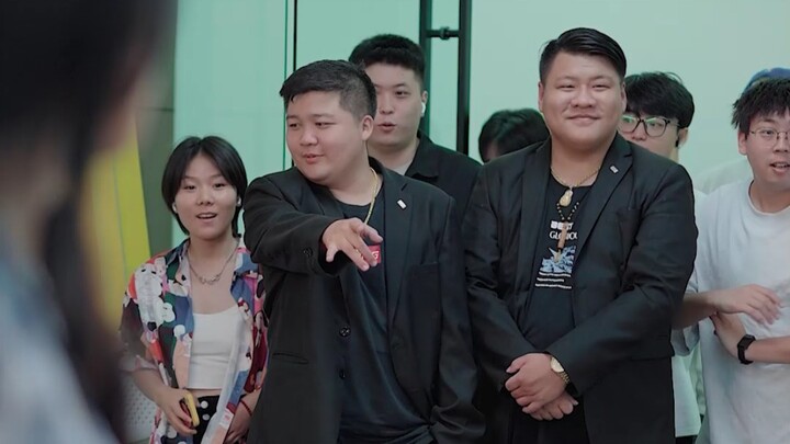 The dazzling world can dazzle your eyes—don’t flaunt your looks if you’ve got no real talent.