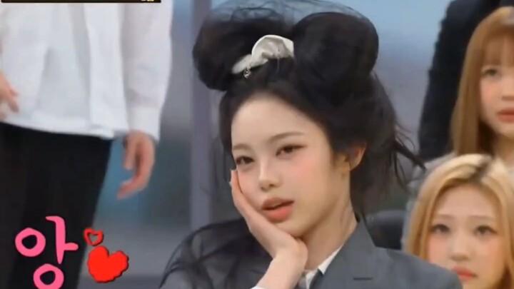 [IAN Zheng Yian] Which girl idol ties their hair into this Mickey Mouse bun in just three seconds? V