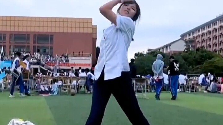 "Attention" still needs to be watched by the girls' high school!!!!