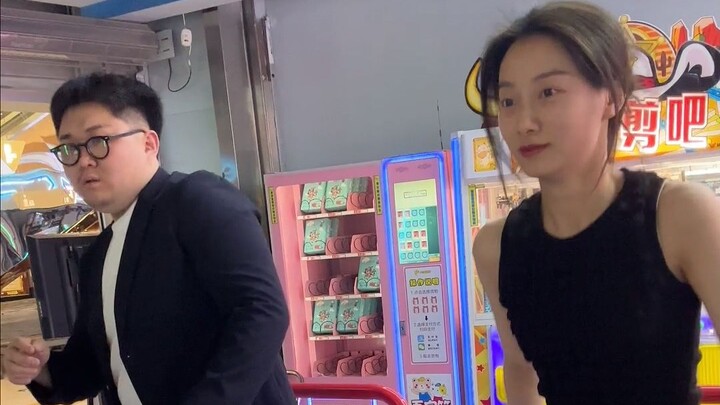 Who doesn’t love a boyfriend who is so action-oriented like a special forces date?