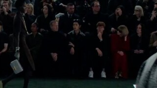 肖战【2025-02-25】GUCCI  古驰2025秋冬时装秀 官摄 秀场CUT 摄像角度太刁钻了，就看各位眼力了