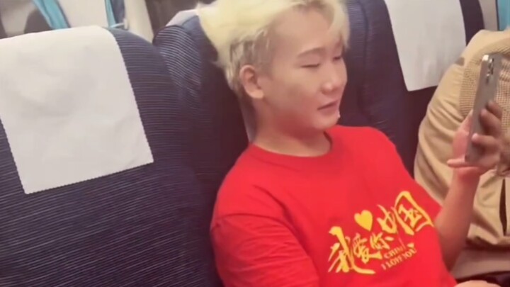 Wang Bian is seriously addicted—even on an overnight train, he can’t help but do a couple of dance m