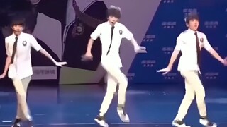 【TFBOYS】السبب وراء كون المركز C هو المركز C والسبب وراء كون القائد هو القائد