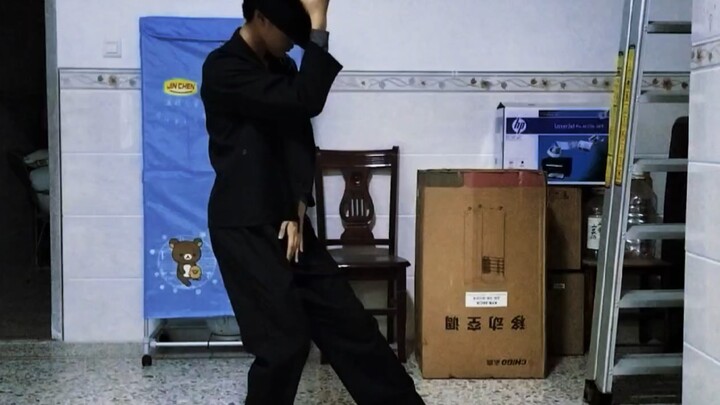 Nổi tiếng rồi nhảy cho cả lớp xem