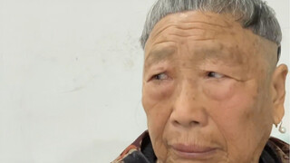 胡  闹
