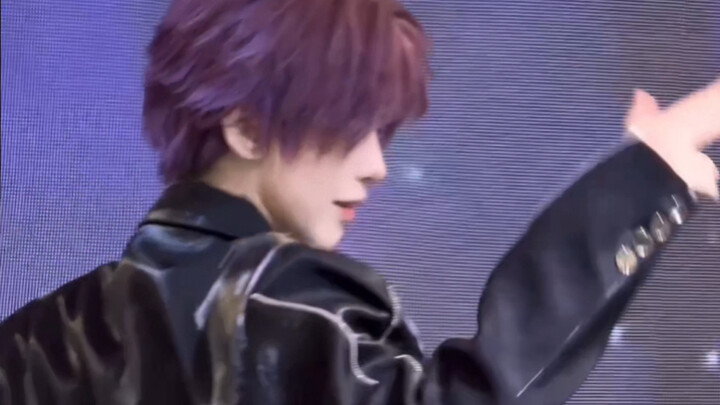 مسرح صغير سمكة صغيرة 🐟 أراك هناك غدًا