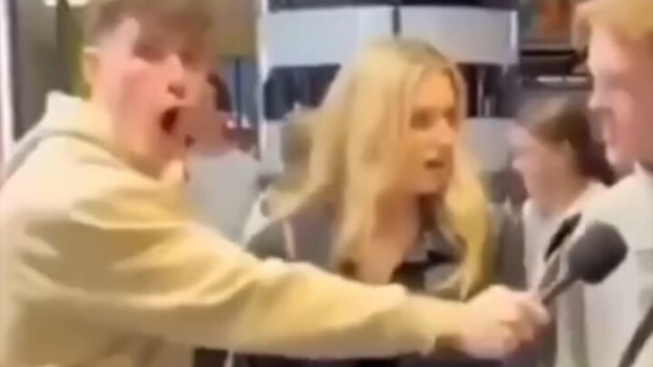 لحظة، شيء ما غير صحيح، غير صحيح!