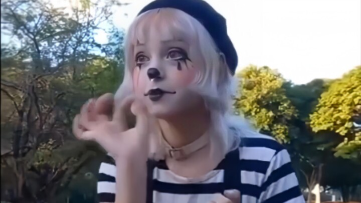 TikTok Funny: Live-Action Cosplay of a Mime Cat