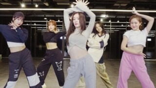 เปิดเผยห้องซ้อม “วันเกิด” ของ Red Velvet!
