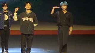 【Straykids】Biểu diễn ở trường thế nào? Bìa đĩa Thunderous chất lượng cao của ETSO