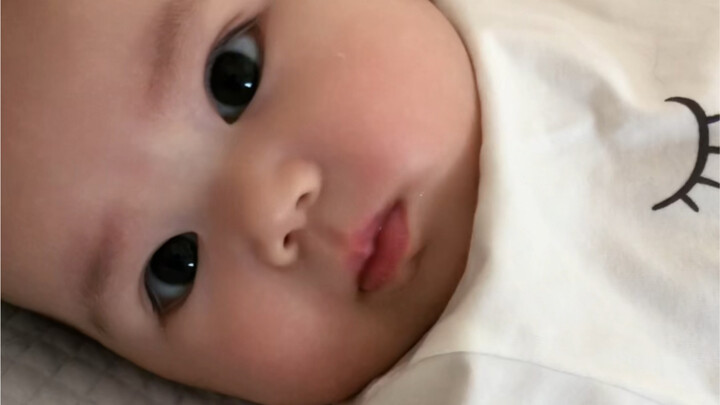 Jangan mudah-mudahan punya anak perempuan, kalau tidak… pasti nggak bisa nahan buat belanja terus!