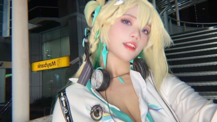 你是在看声痕，还是在看我？✨#lynaewutheringwaves #momokoxoxo