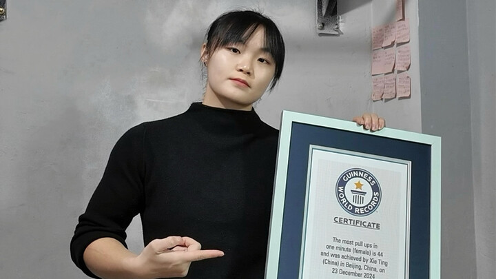 I've left the one-minute world record for girls' pull-ups in China—44 reps, I did it!