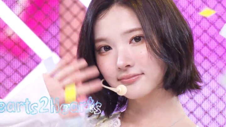 Hearts2Hearts' new song "Pretty Please" performance stage on 250928