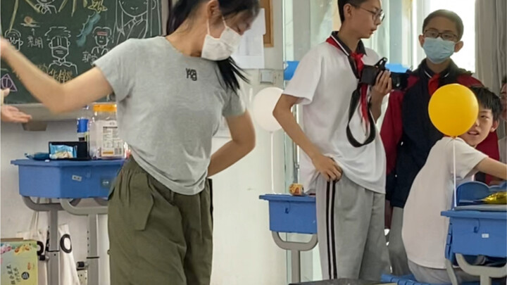 Kenali tariannya dengan melihat sampulnya! Saat kamu menari Pure Land di kelas