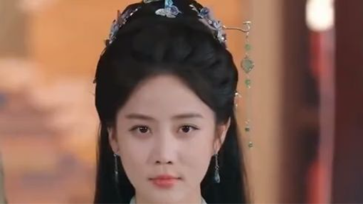 She transmigrated as the villainous stepmother of two children.