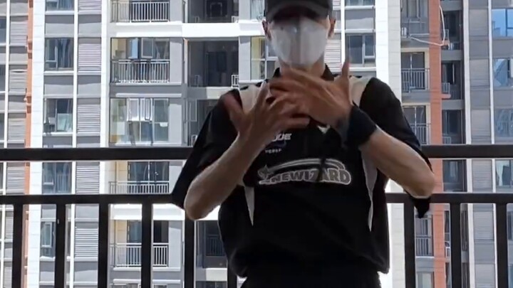 การแสดง aespa แบบรวดเร็วของหนุ่มๆ 【Illusion】เวอร์ชันนักออกแบบท่าเต้น｜เทพเจ้าปาต้าหลิ่งผู้เป็นนิรันดร