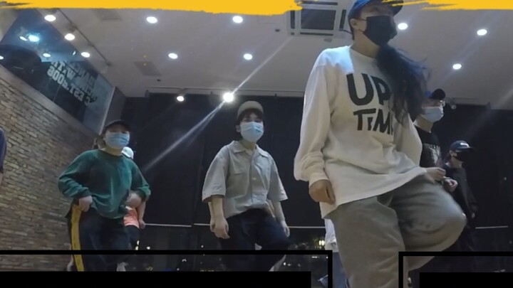 Các vũ công hip-hop không thể di chuyển cổ của họ? Cổ là phần linh hồn. Nếu bạn không luyện tập nó, 