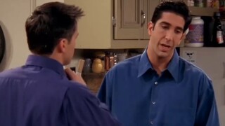 Ross's new girlfriend is so sloppy! Monica: I can't stand it!