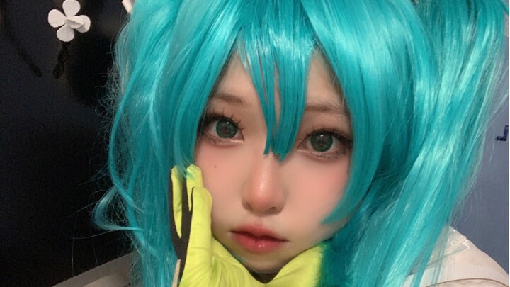 It's racing miku cos