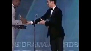 Kim Soo Hyun receiving an award