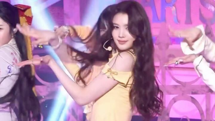 【A-NA】ana with particularly striking pop moves in the choreography