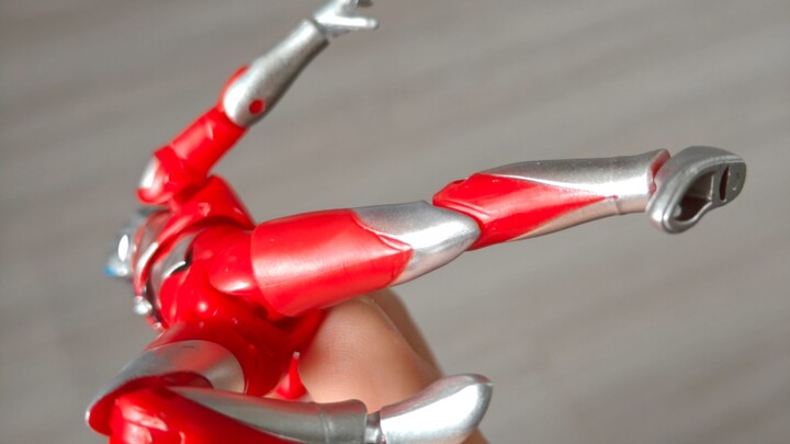 A super-dynamic little boutique worth more than 30? Ultraman α8 Orb's initial form