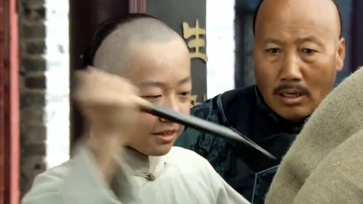 Dengan satu transaksi kecil, si pria membuat pemilik toko terkejut mengetahui dia seorang jenius bis