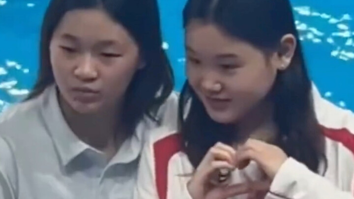 To be frank, Quan Hongchan might not be loved by her mom any more than Zhang Jiaqi is loved by hers!