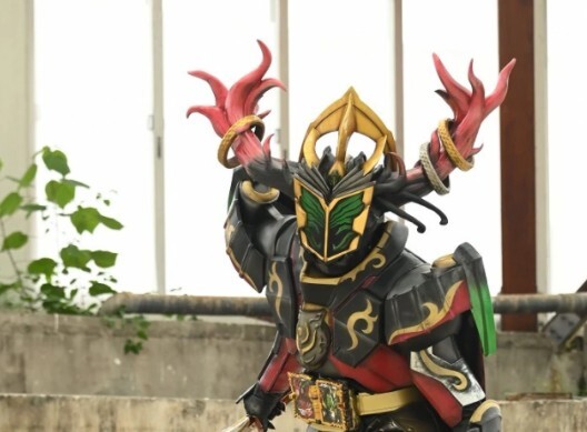 Phân tích ngoại hình và bộ sưu tập trận chiến của Kamen Rider Storious