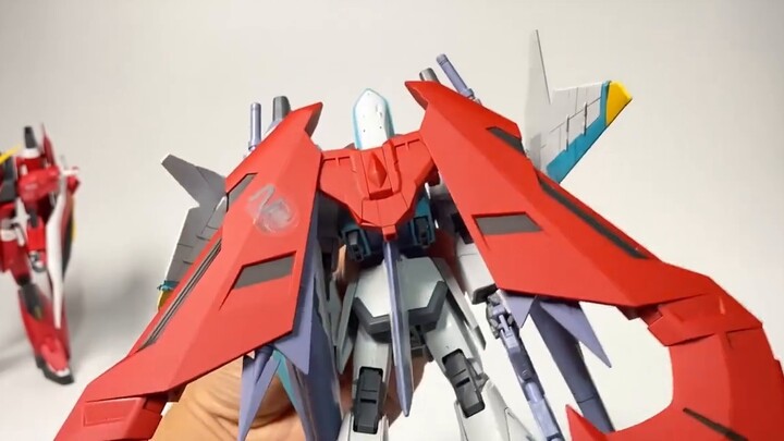 ผู้ช่วยให้รอดรุ่นสีน้ำเงินและสีขาว? ทีวี 1/100 Vanguard/Tornado Saviour Gundam