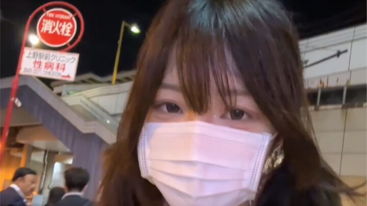 After I downloaded Alipay onto her phone and showed her how to use it