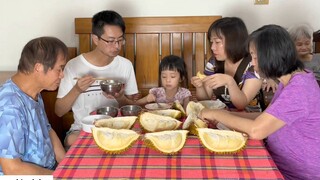 Dâu Việt mua sầu riêng đầu mùa đãi nhà chồng Đài Loan _ 7
