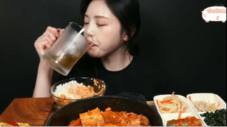 Canh xúc xích đầy thịt nguội phần 6 #mukbang