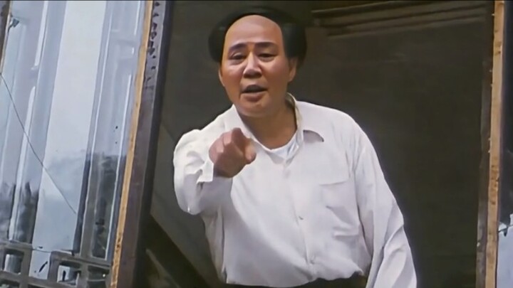 Người dân chúc ông vạn tuế, ông đáp: “Dân vạn tuế!”