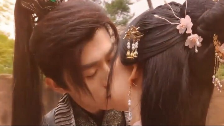 แพทย์หญิงข้ามมิติเข้าร่างหญิงซื่อ ใช้ปัญญาโค่นอำนาจ กลายเป็นชายาเอกหนึ่งเดียวของรัชทายาท!