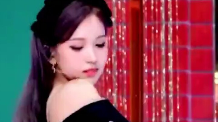 [Namie Amuro] Oh my! What anxious little eyes!