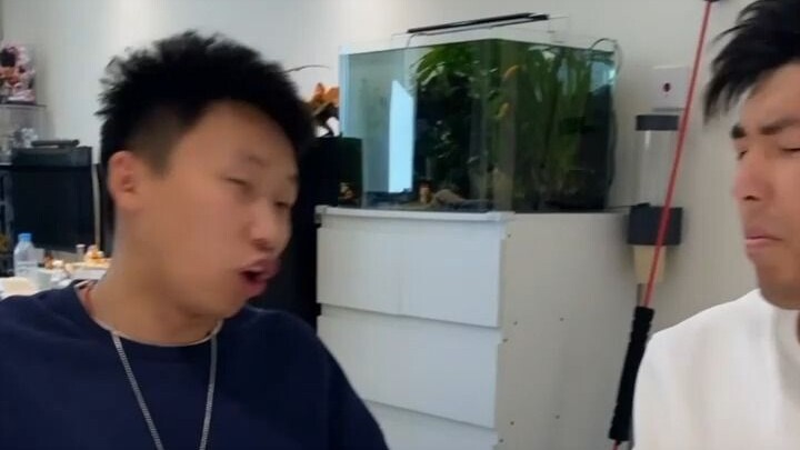 لعبة الماهجونغ في غرفة النوم، ظننت أنني ربحت كل شيء، لكنني لم أتوقع هذا التحول في النهاية