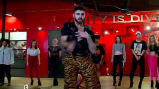 [High Heels God Yanis] ศึกแห่งเทพเจ้า! เจดและสตีวีร่วมแสดงรับเชิญในเพลงแจ๊ส It's Not Right but It's 