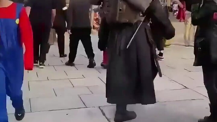 A young person showed up at the comic con.