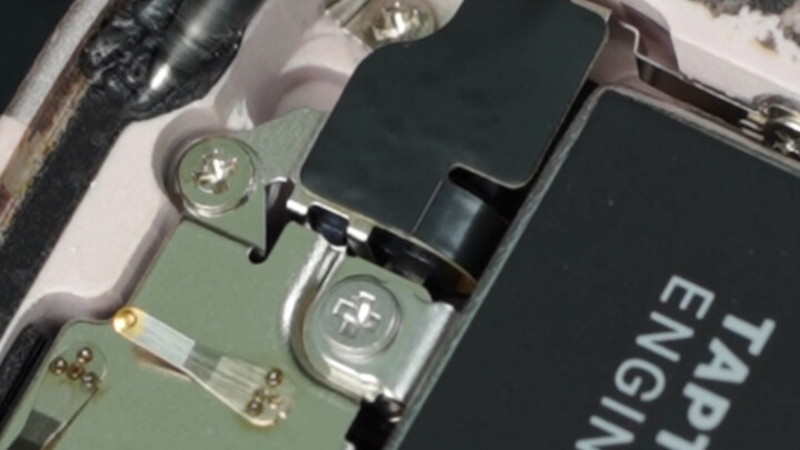 How much longer can the iPhone 13 from three years ago last? #Dongguan #DongguanPhoneRepair #iPhoneB