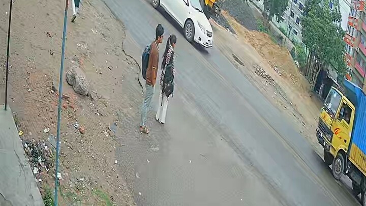 সিসি ক্যামেরায় ধারণকৃত একটি ছোট এক্সিডেন্ট ঢাকা সিলেট হাইওয়ে ভৈরব অঞ্চল