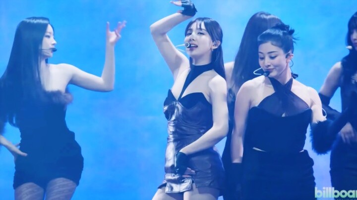 TWICE trình diễn sân khấu đầu tiên ca khúc tiếng Anh “Moonlight Sunrise” trên Billboard Mỹ!