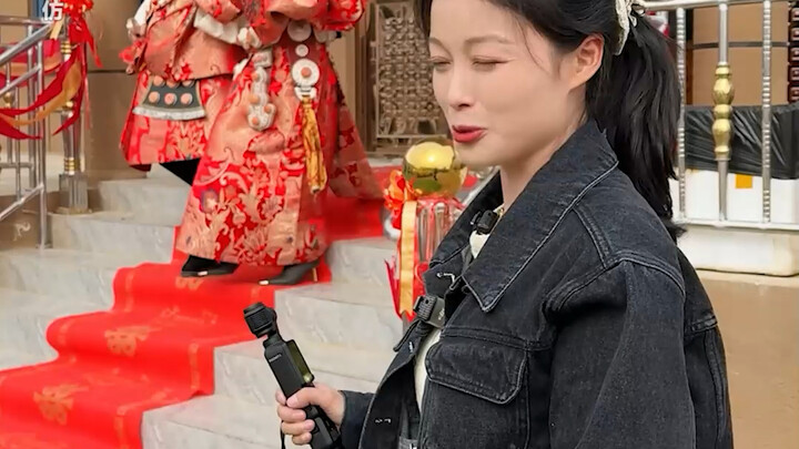 The manager crashed a lavish wedding feast, and the Tibetan dowry and wedding customs totally blew m