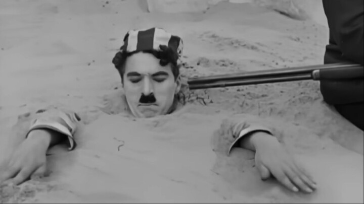Charlie Chaplin - The Adventurer (1917)