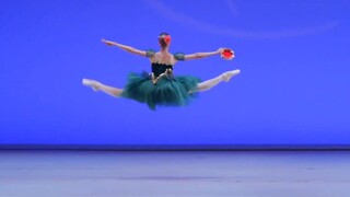 芭蕾《艾斯米拉达》女变奏 Olimpia Carauleanu，15岁 2023YAGP女子成年组第三名